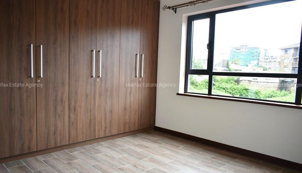 3 Bed Apartment with En Suite in Parklands - 10