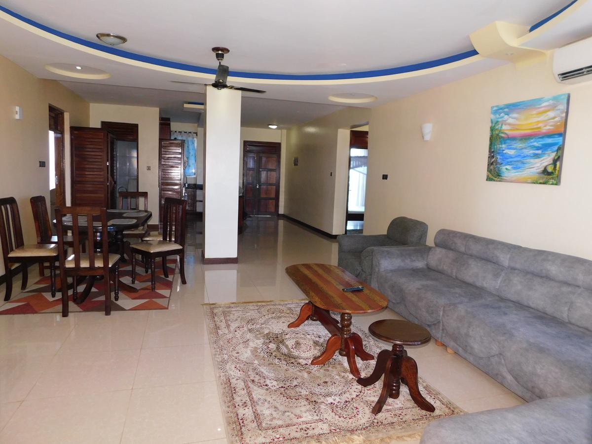 3 Bed Townhouse with En Suite in Nyali Area - 16