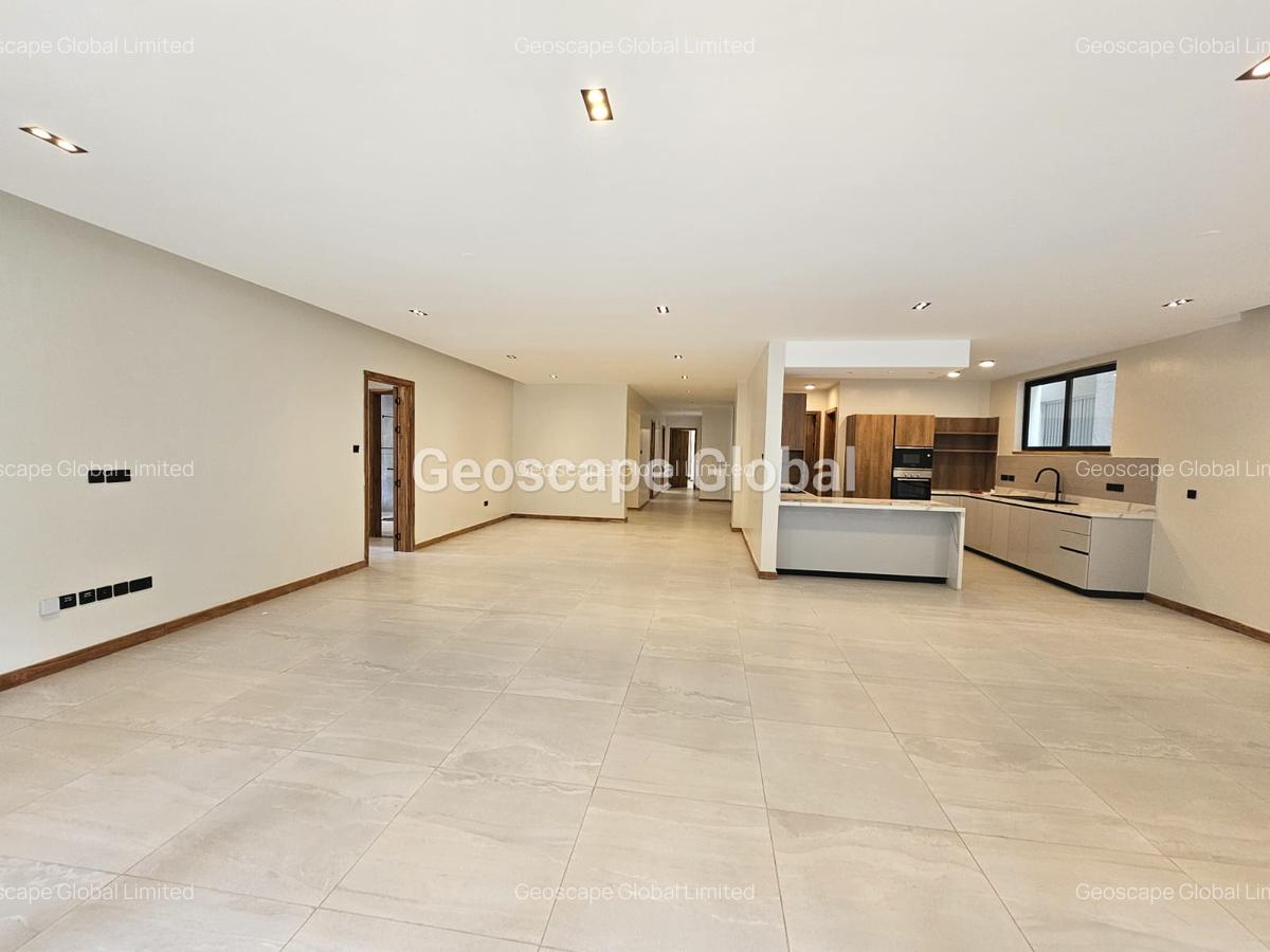 4 Bed Apartment with En Suite in Spring Valley - 15