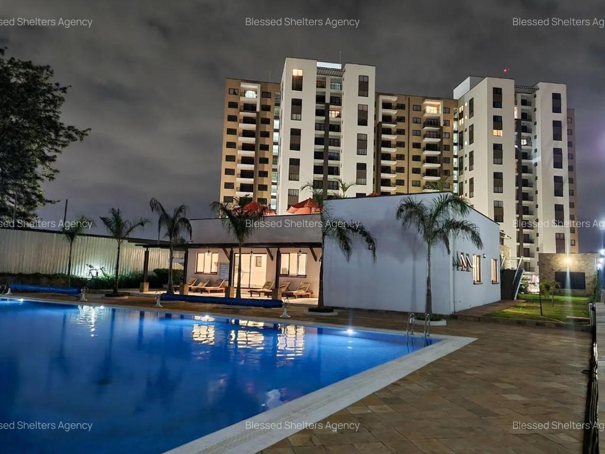 Serviced 1 Bed Apartment with En Suite in Garden Estate - 2