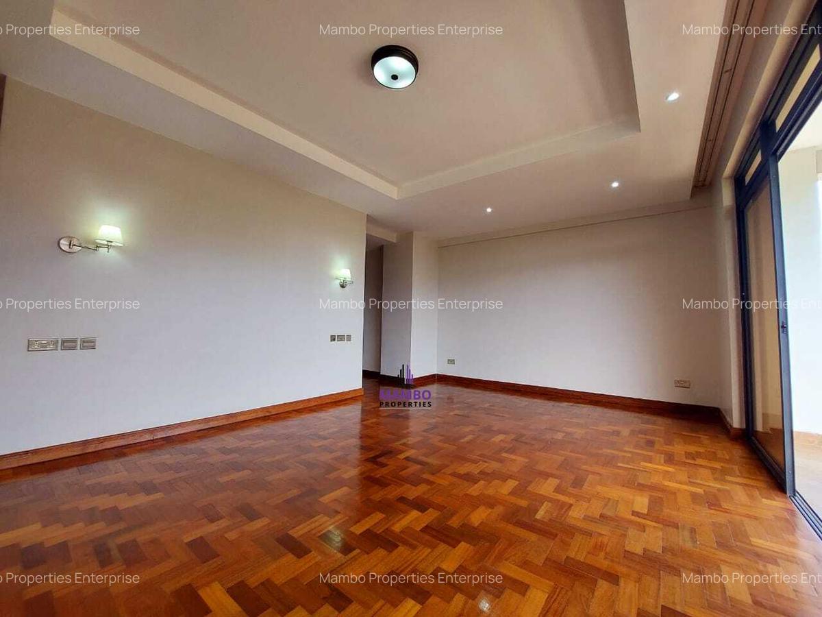 4 Bed Apartment with En Suite at Riverside Drive - 7