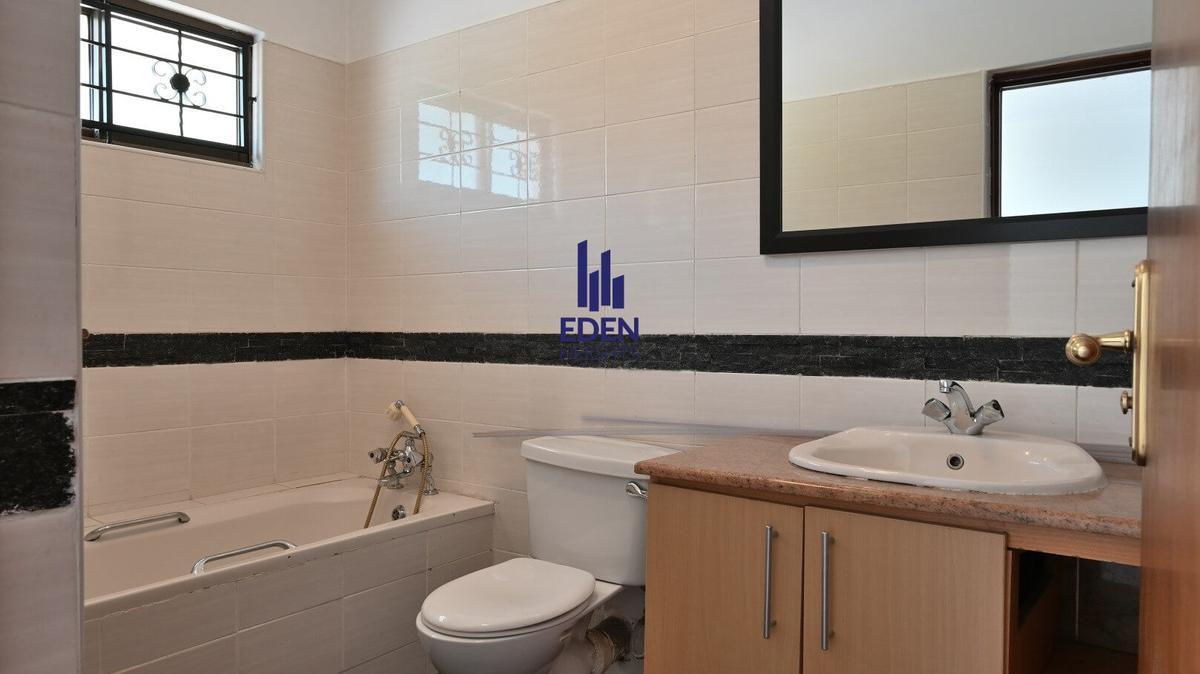 3 Bed Apartment with En Suite in Rhapta Road - 10