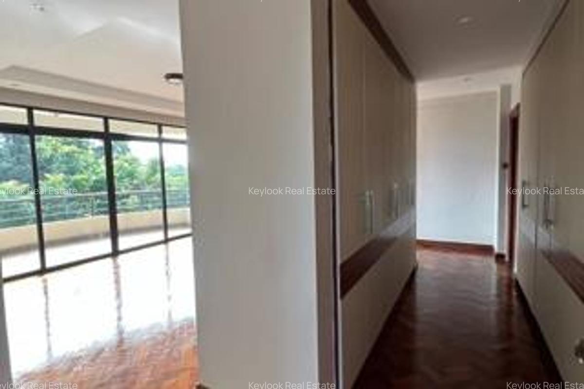 3 Bed Apartment with En Suite at Riverside Garden - 7