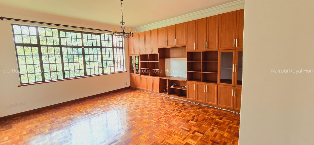 5 Bed Townhouse with En Suite at Lavington Green - 7