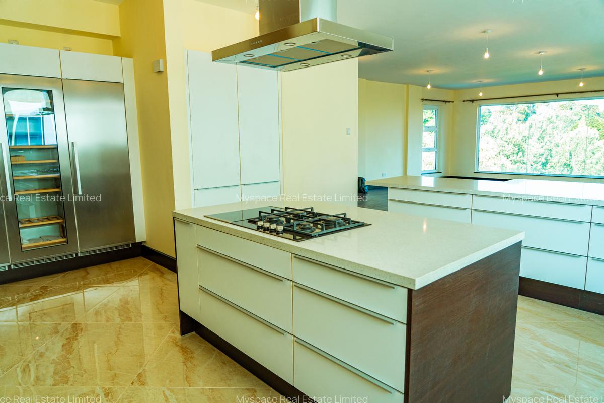 5 Bed Townhouse with En Suite in General Mathenge - 10