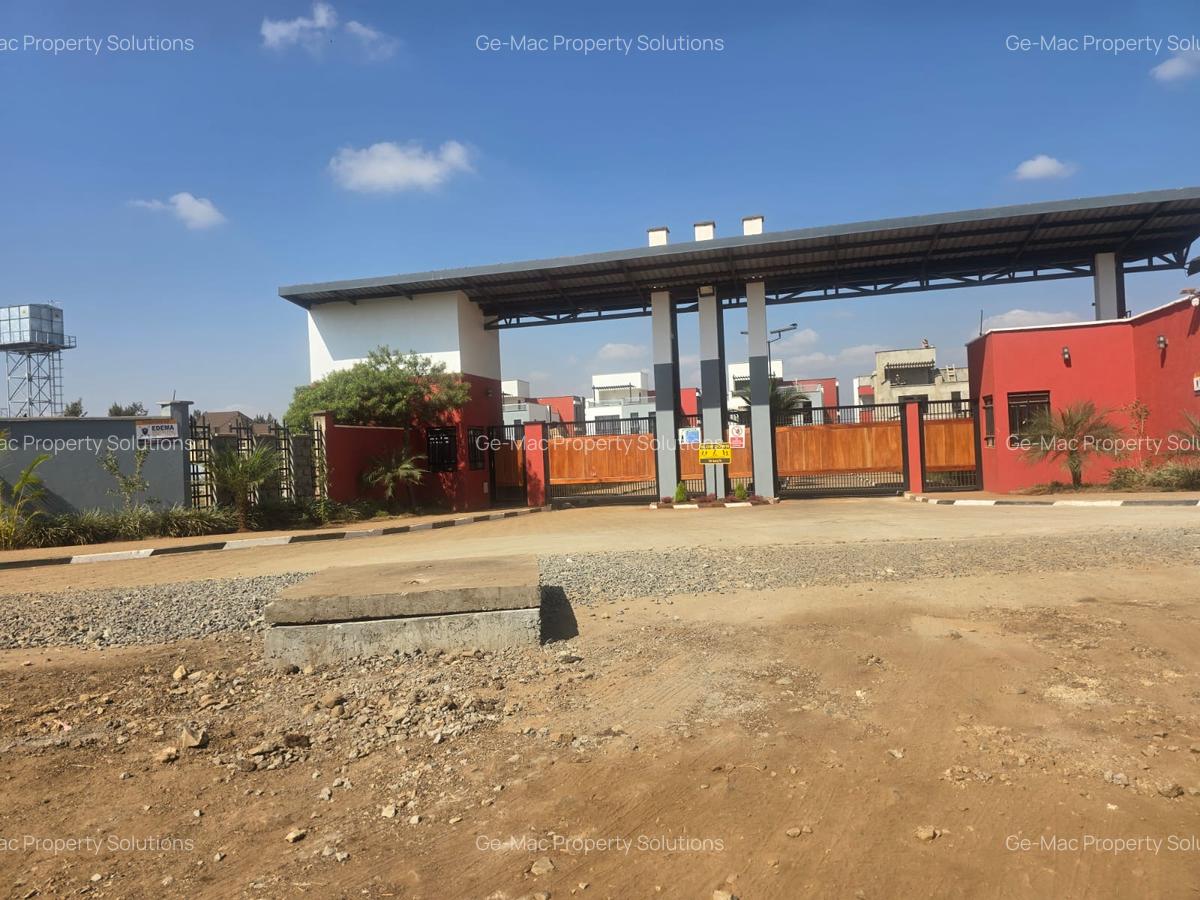 4 Bed House with En Suite in Membley - 3