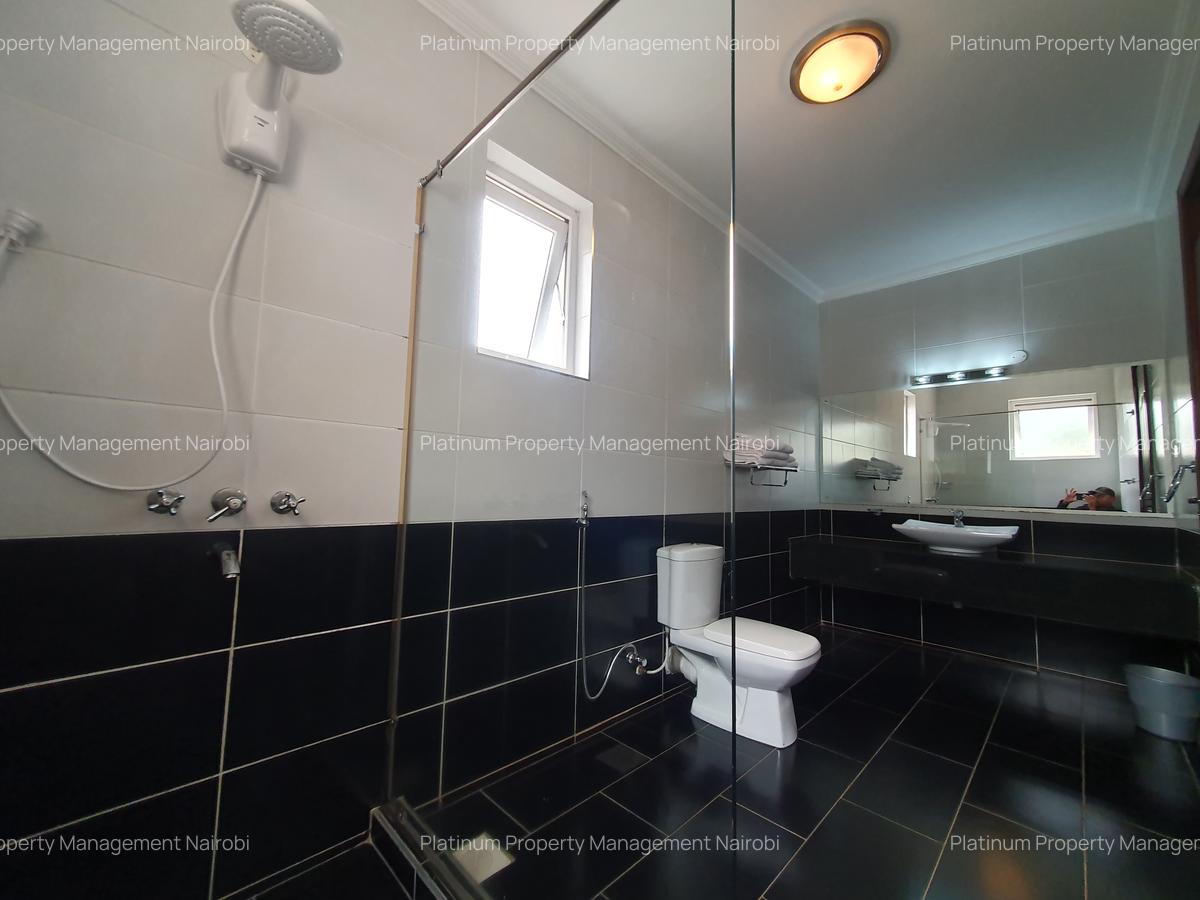 Serviced 2 Bed Apartment with En Suite at Brookside - 10