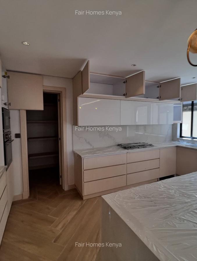 5 Bed Townhouse with En Suite at Convent Drive - 12