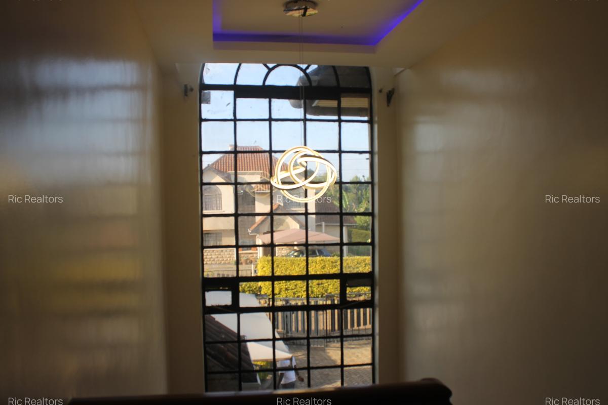 4 Bed Townhouse with En Suite at Redhill - 19