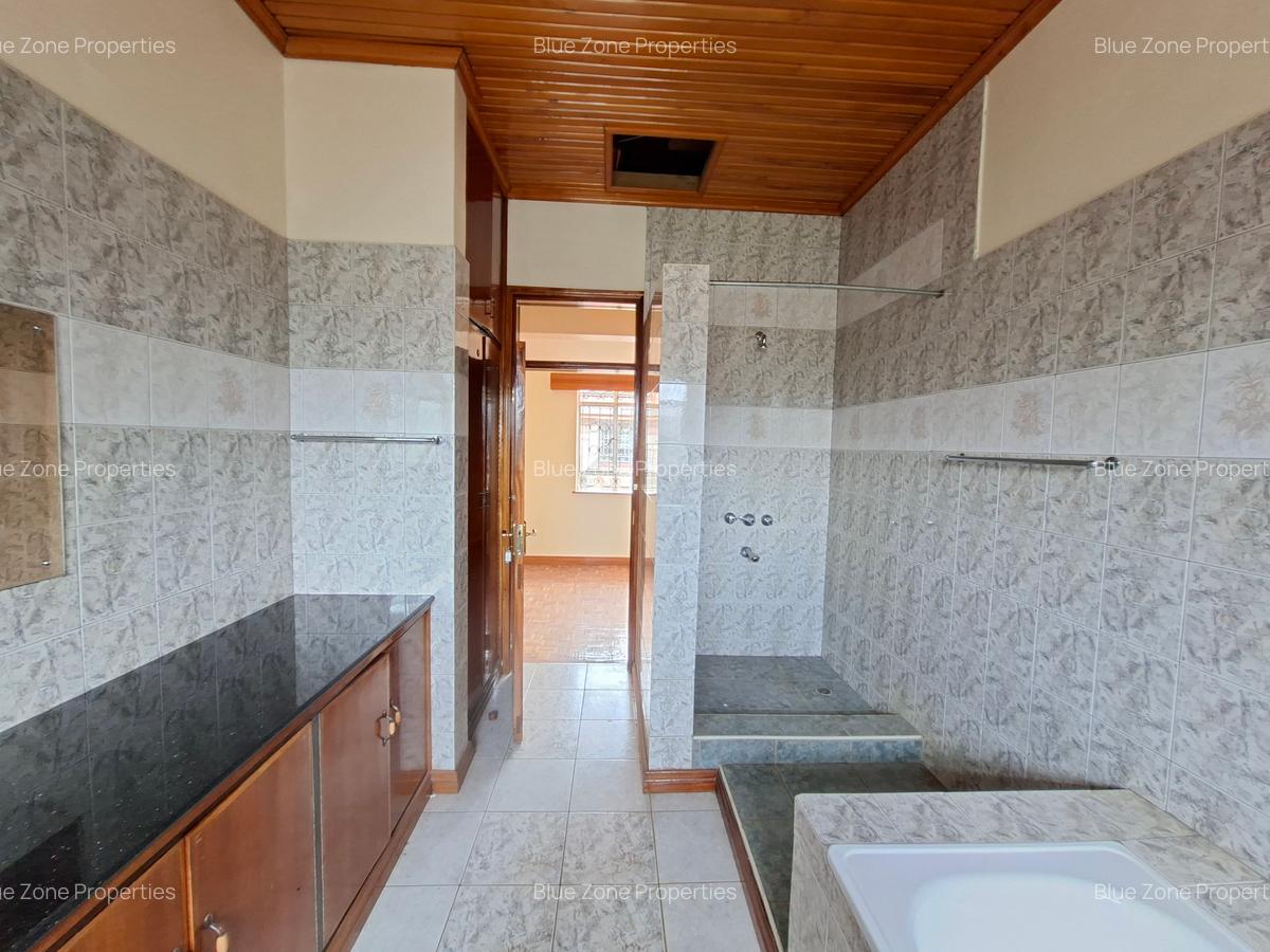 6 Bed House with En Suite at Off Redhill Dr - 19