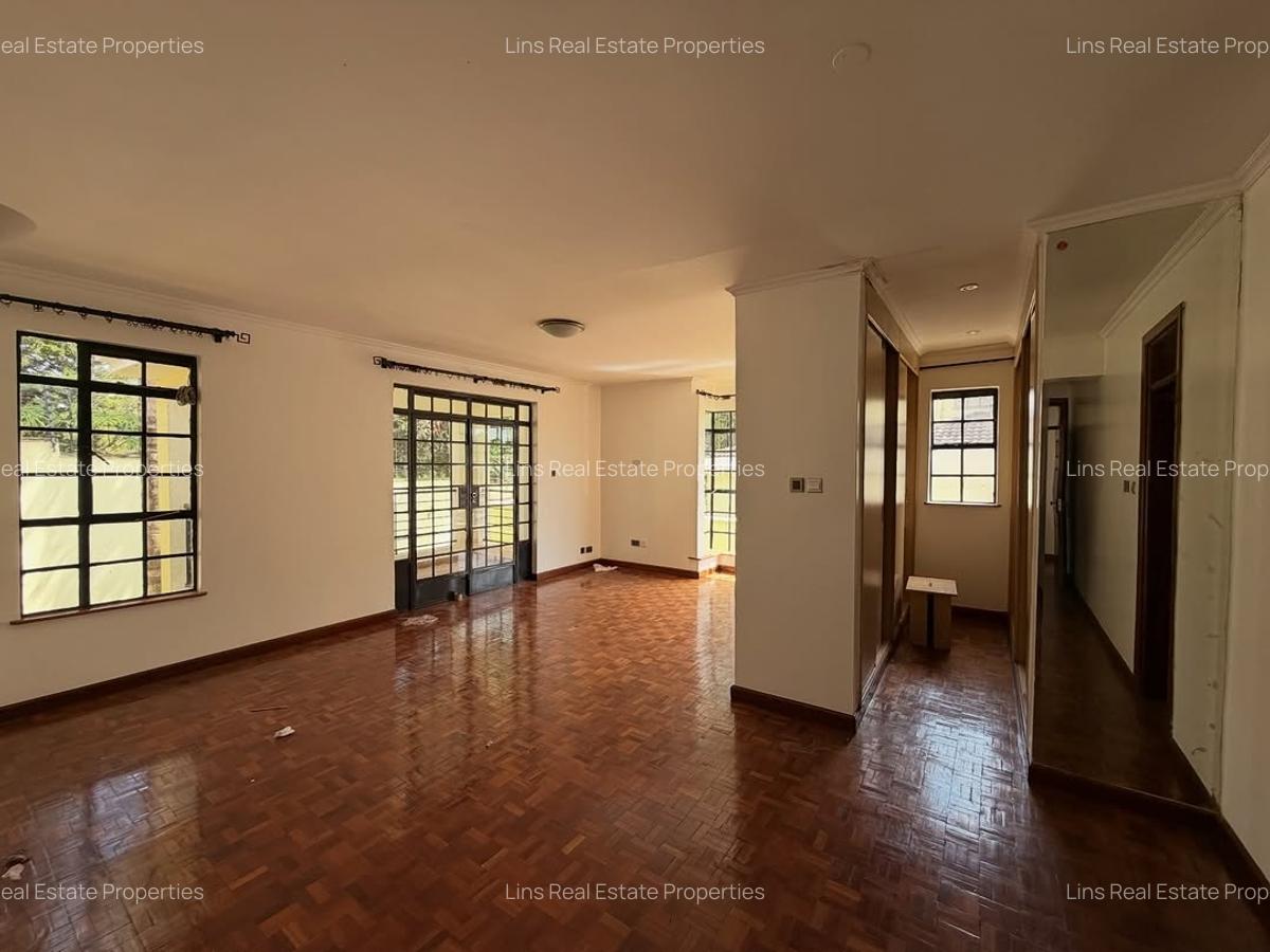 5 Bed Townhouse with En Suite in Lavington - 16