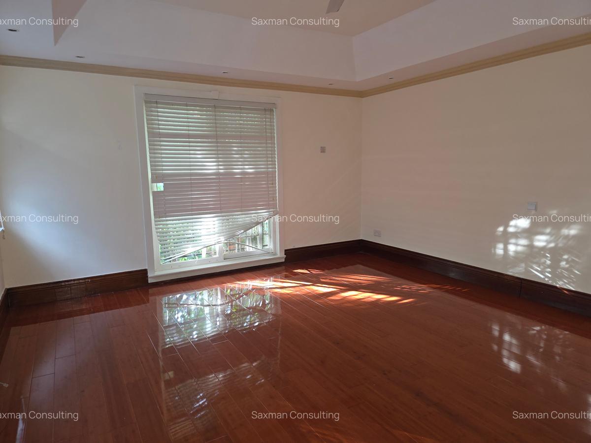 4 Bed House with En Suite in Kitisuru - 12