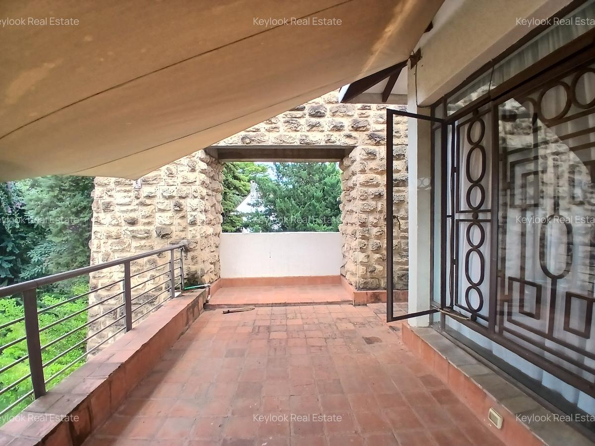 4 Bed Townhouse with En Suite at Lavington Green - 5