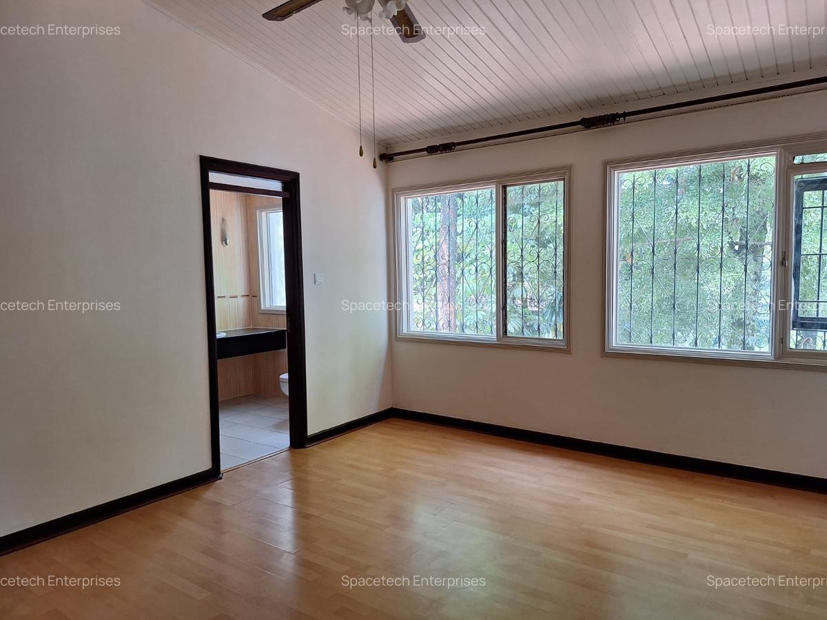 4 Bed Townhouse with En Suite in Muthaiga - 12