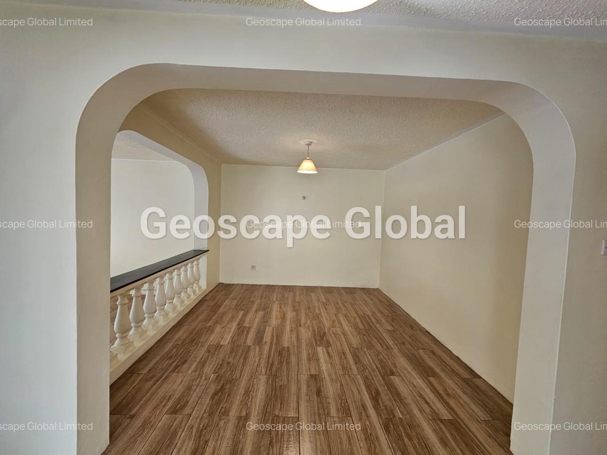 4 Bed Villa with En Suite in Spring Valley - 6