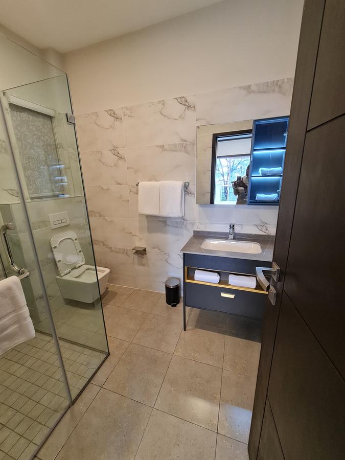 Furnished 2 Bed Apartment with En Suite at Riverside Drive - 10