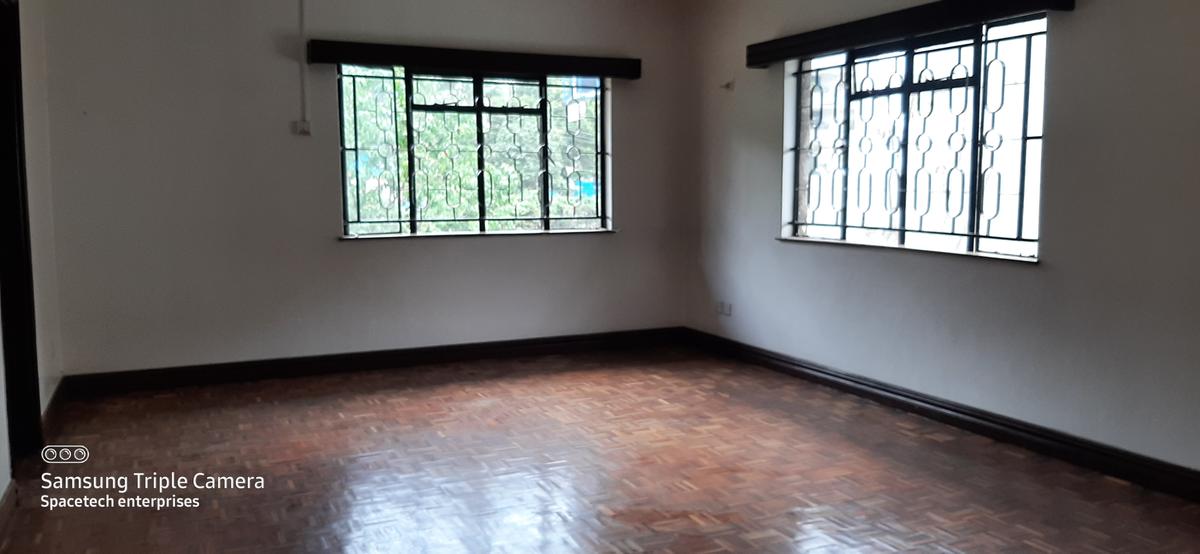 Commercial Property with Parking in Lavington - 10