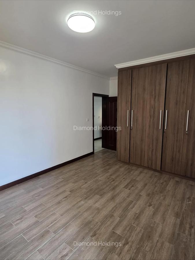 3 Bed Apartment with En Suite at Parklands - 2