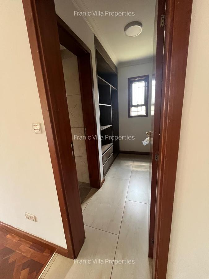 6 Bed Townhouse with En Suite in Lavington - 14