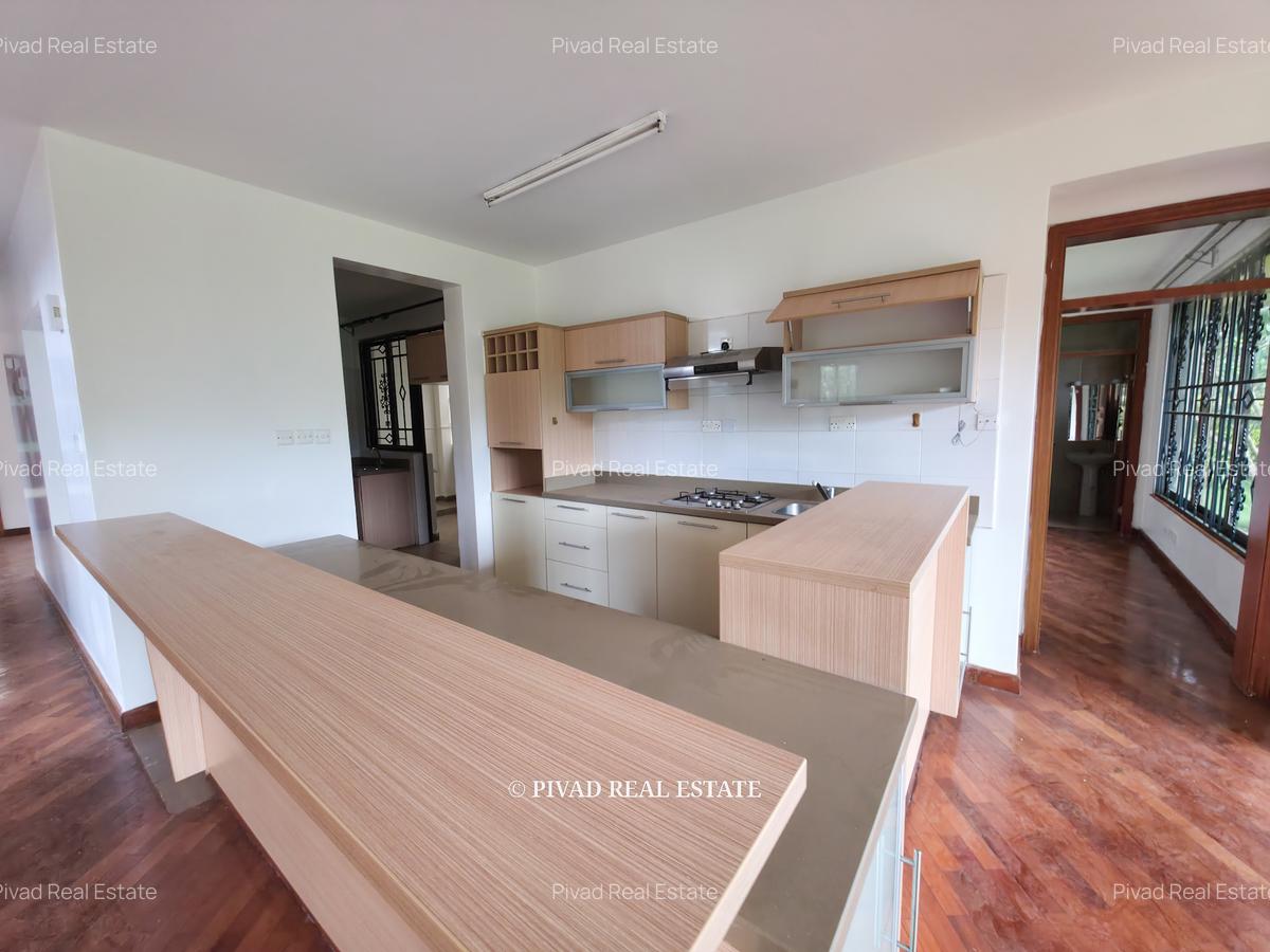 4 Bed Townhouse with Swimming Pool in Ridgeways - 6