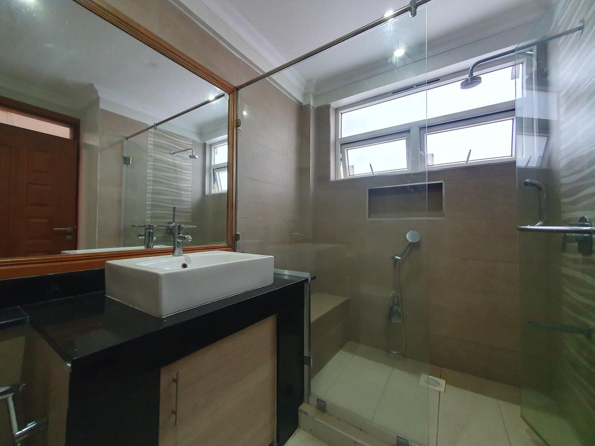 4 Bed Apartment with En Suite at Githuri Rd - 13