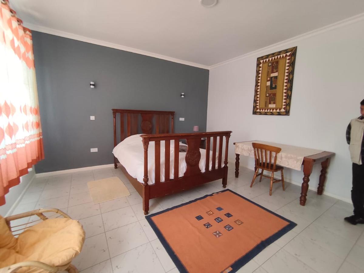 Furnished 2 Bed Apartment with Backup Generator in Runda - 8