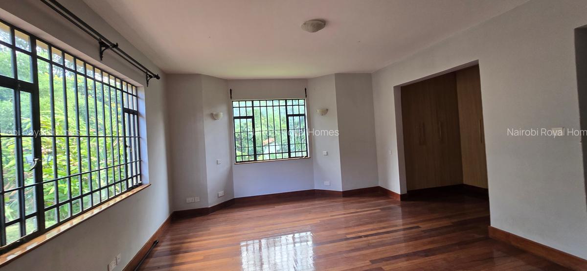 5 Bed Townhouse with En Suite at James Gichuru - 16