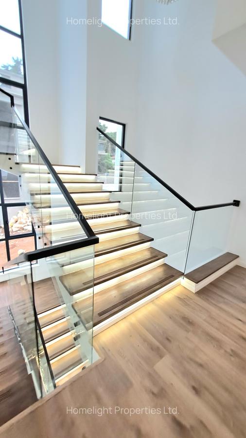 5 Bed Villa with En Suite at Lavington - 7