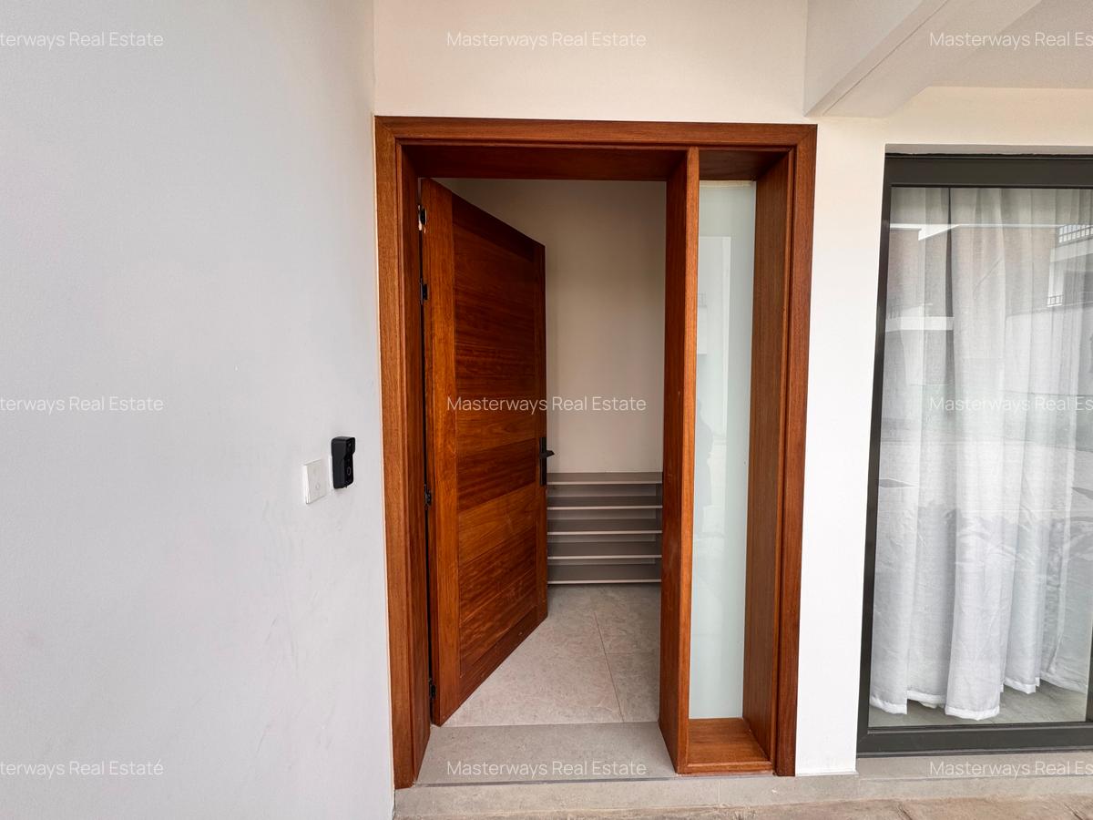 4 Bed Townhouse with En Suite in Langata - 2