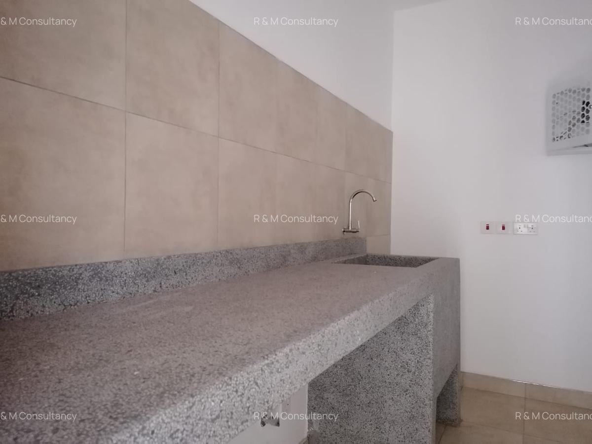 4 Bed Villa with En Suite at Two Rivers Mall - 5