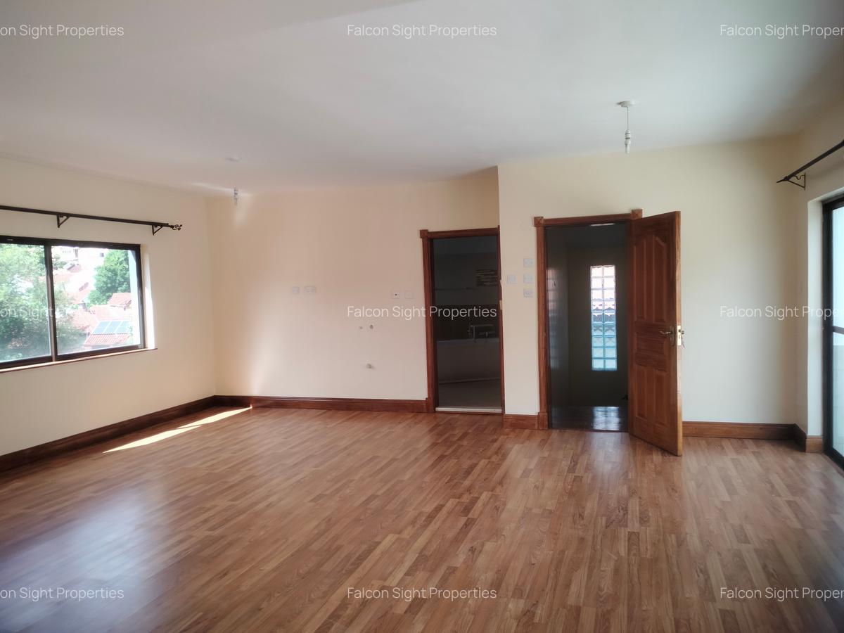 5 Bed Townhouse with Swimming Pool in Spring Valley - 6