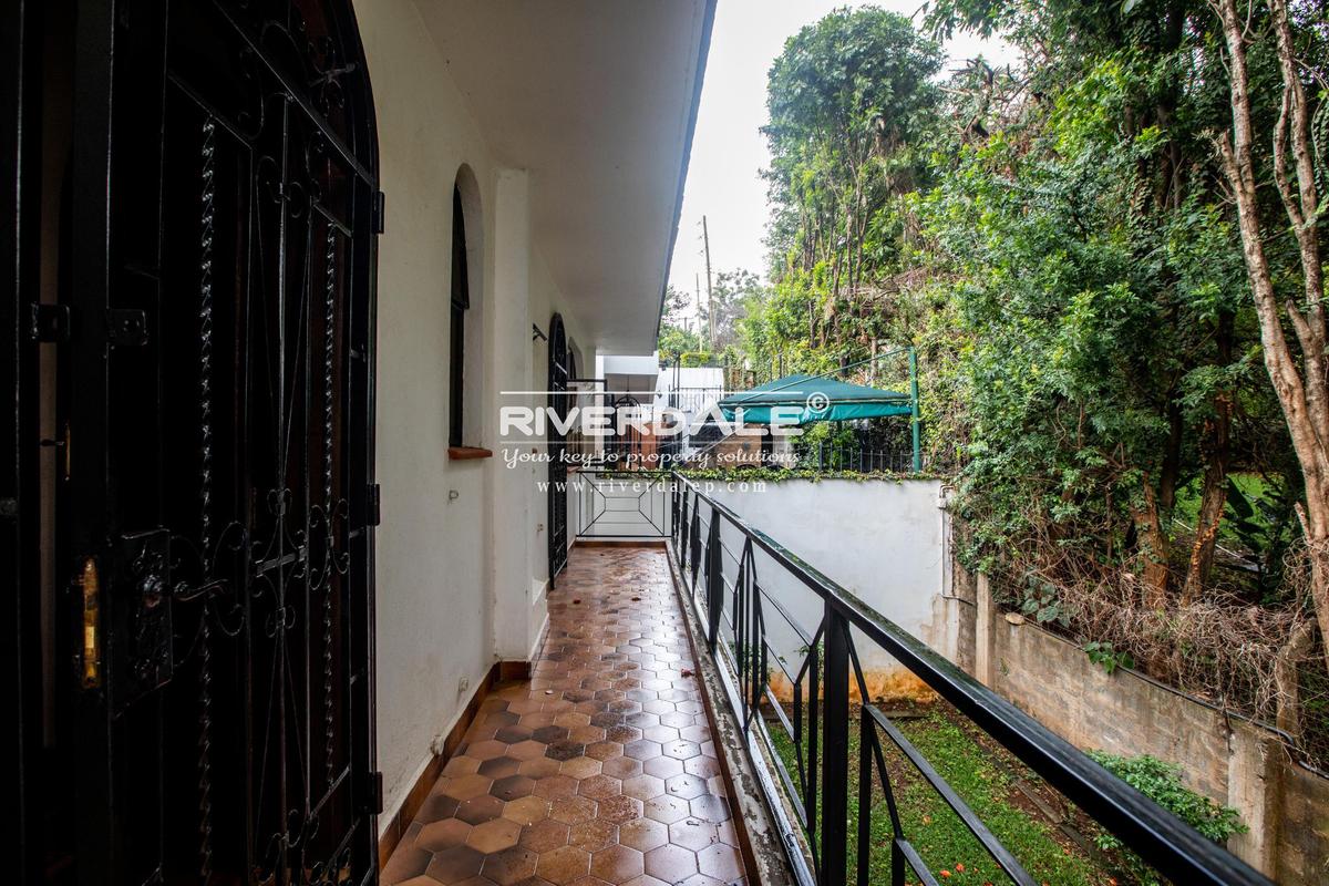 5 Bed Townhouse with En Suite in Riverside - 17