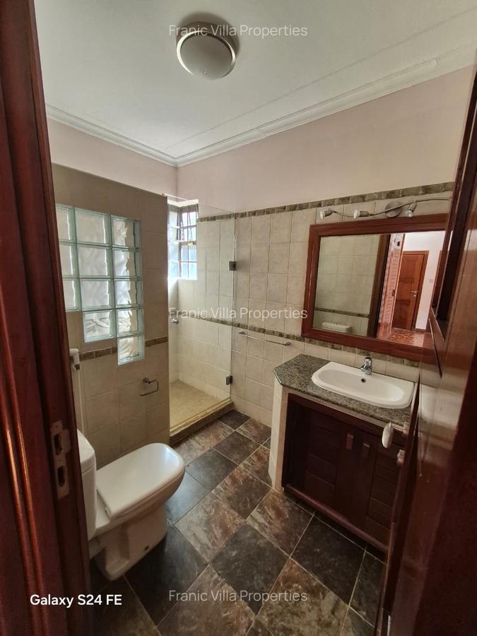 4 Bed Villa with En Suite at Westlands - 19