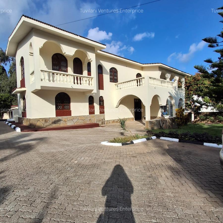 4 Bed Villa with En Suite at Nyali Mombasa - 2