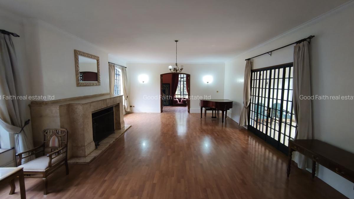 5 Bed House with En Suite in Runda - 4