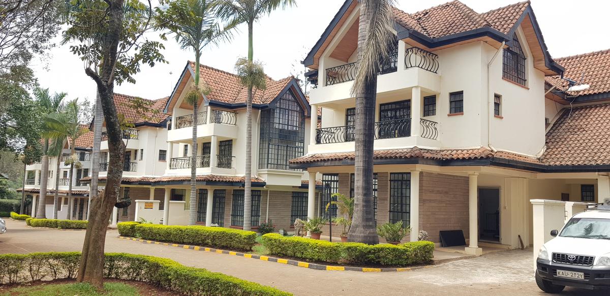 5 Bed Townhouse with En Suite at Convent Drive - 1