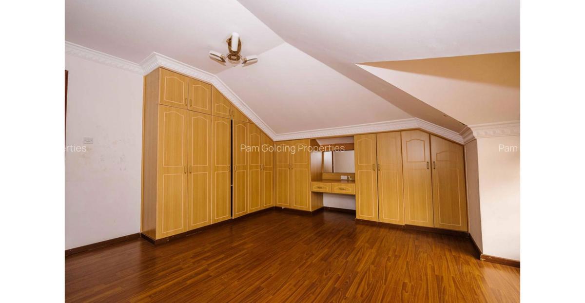 5 Bed Apartment with En Suite in Kileleshwa - 5