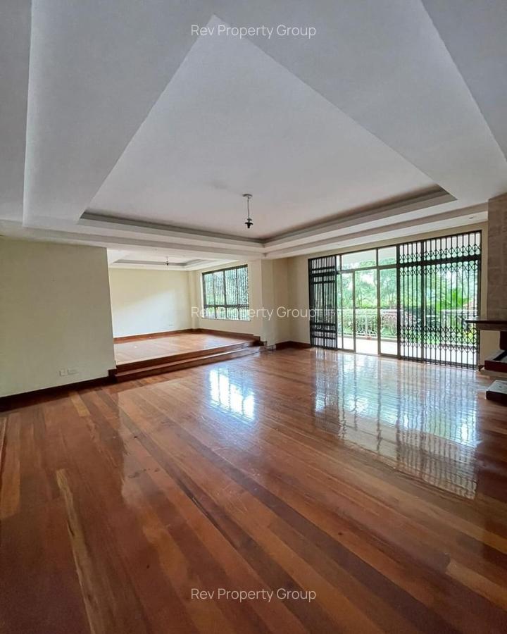 5 Bed Villa with En Suite in Lavington - 2