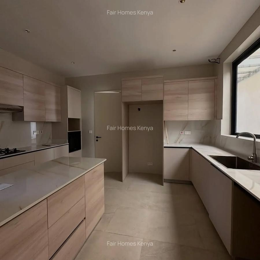 5 Bed Townhouse with En Suite at Manyani East - 4