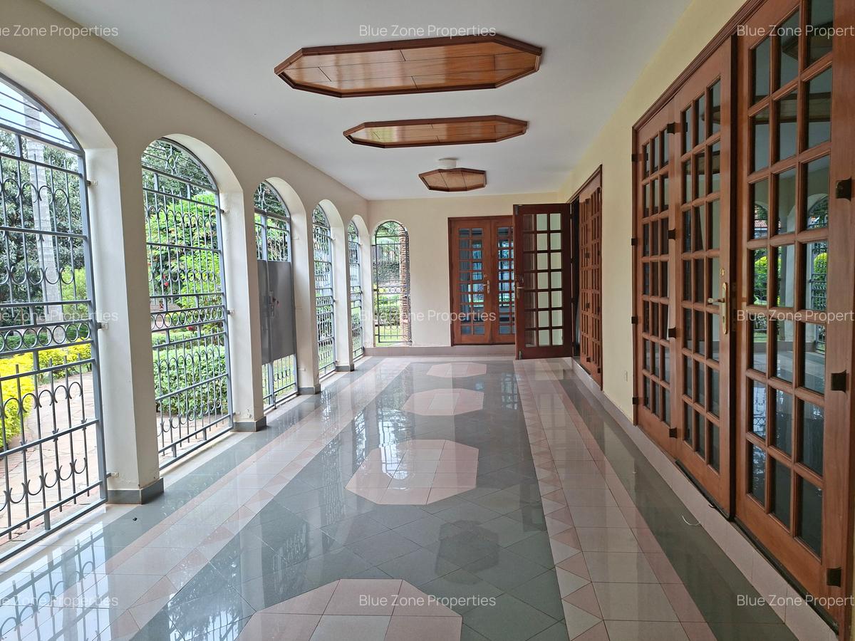 5 Bed House with En Suite at Benin Dr - 5