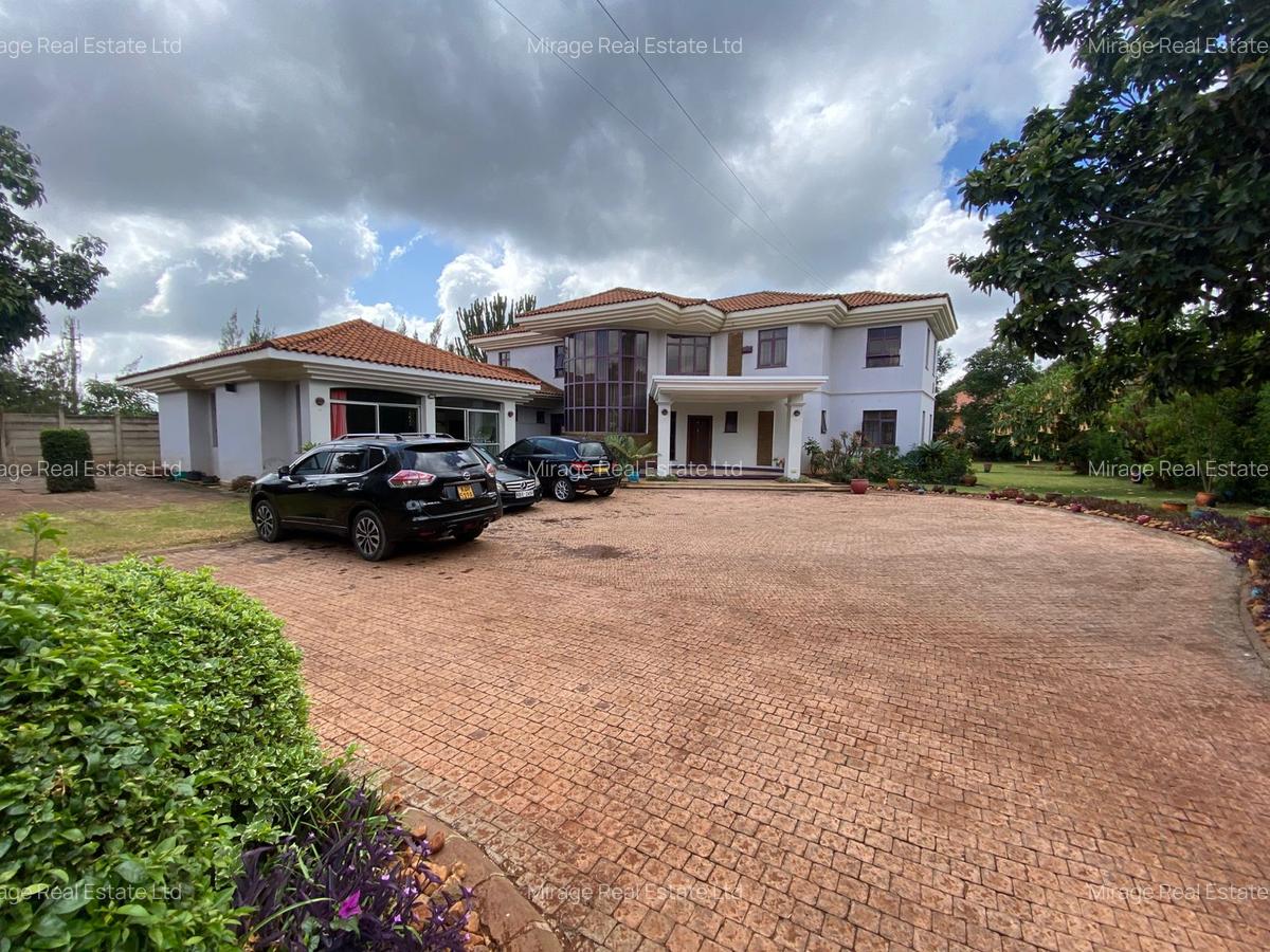 5 Bed House with En Suite in Runda - 9