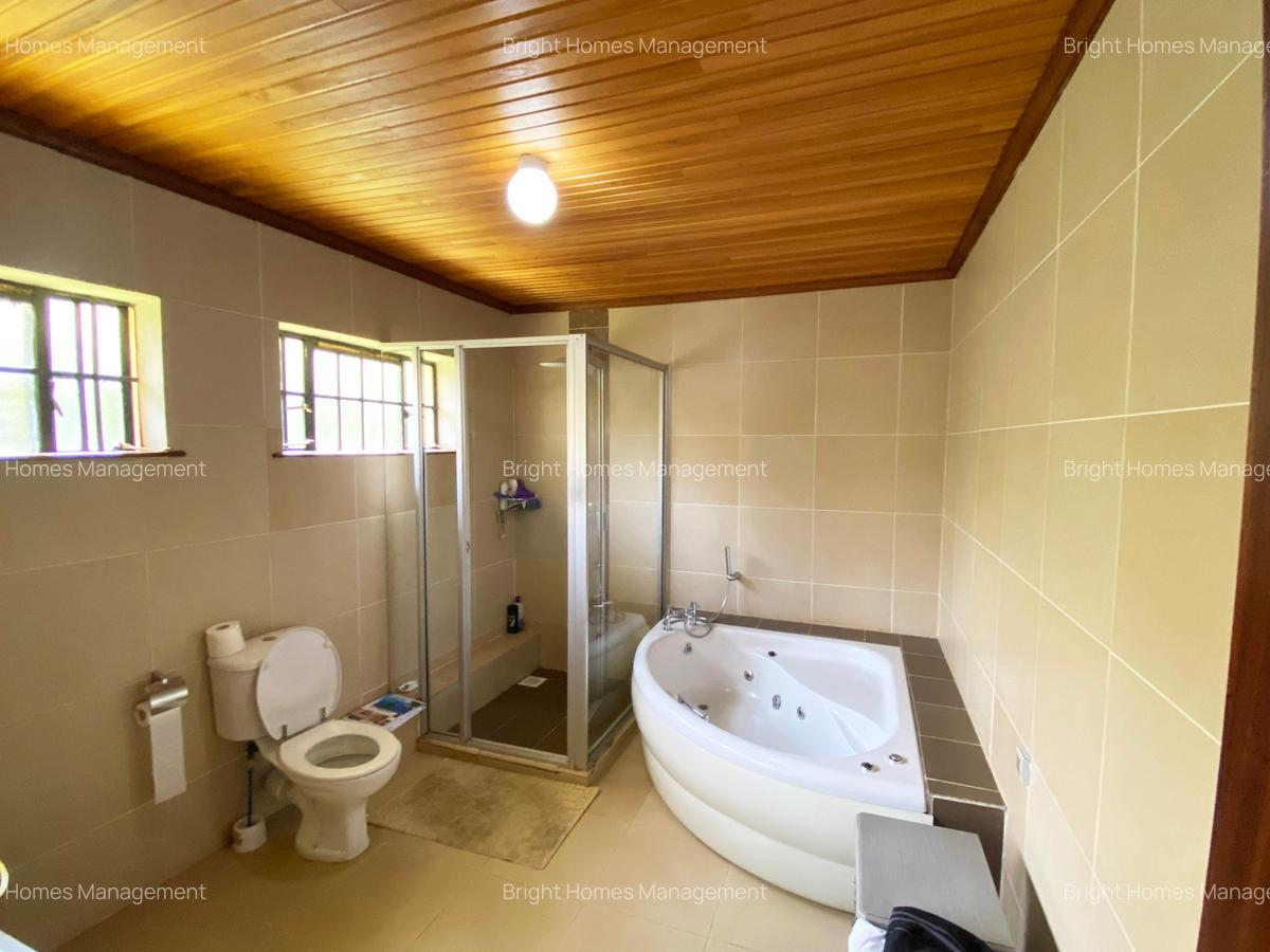 5 Bed Townhouse with En Suite in Spring Valley - 12