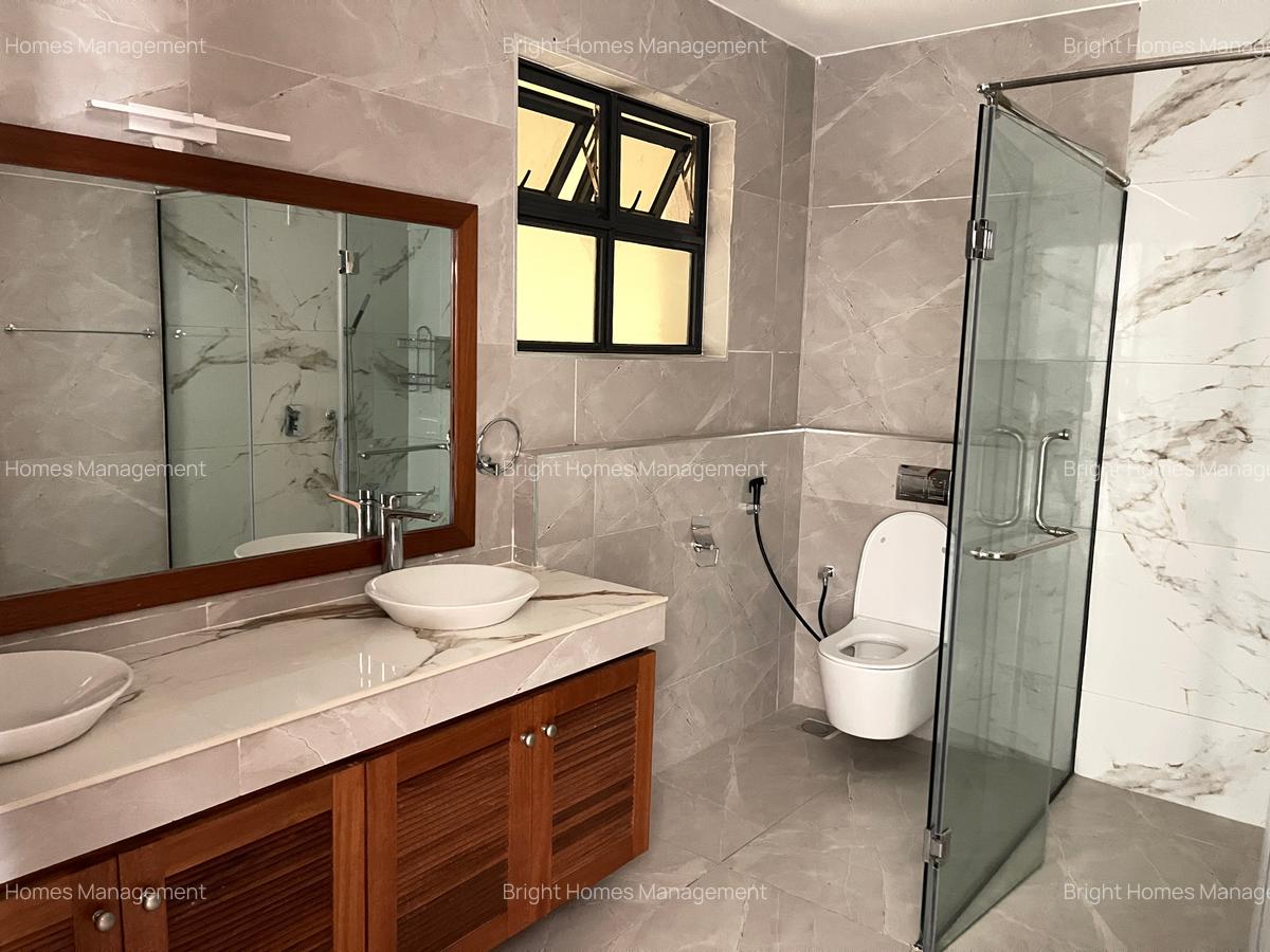 Furnished 4 Bed Apartment with En Suite in Westlands Area - 8