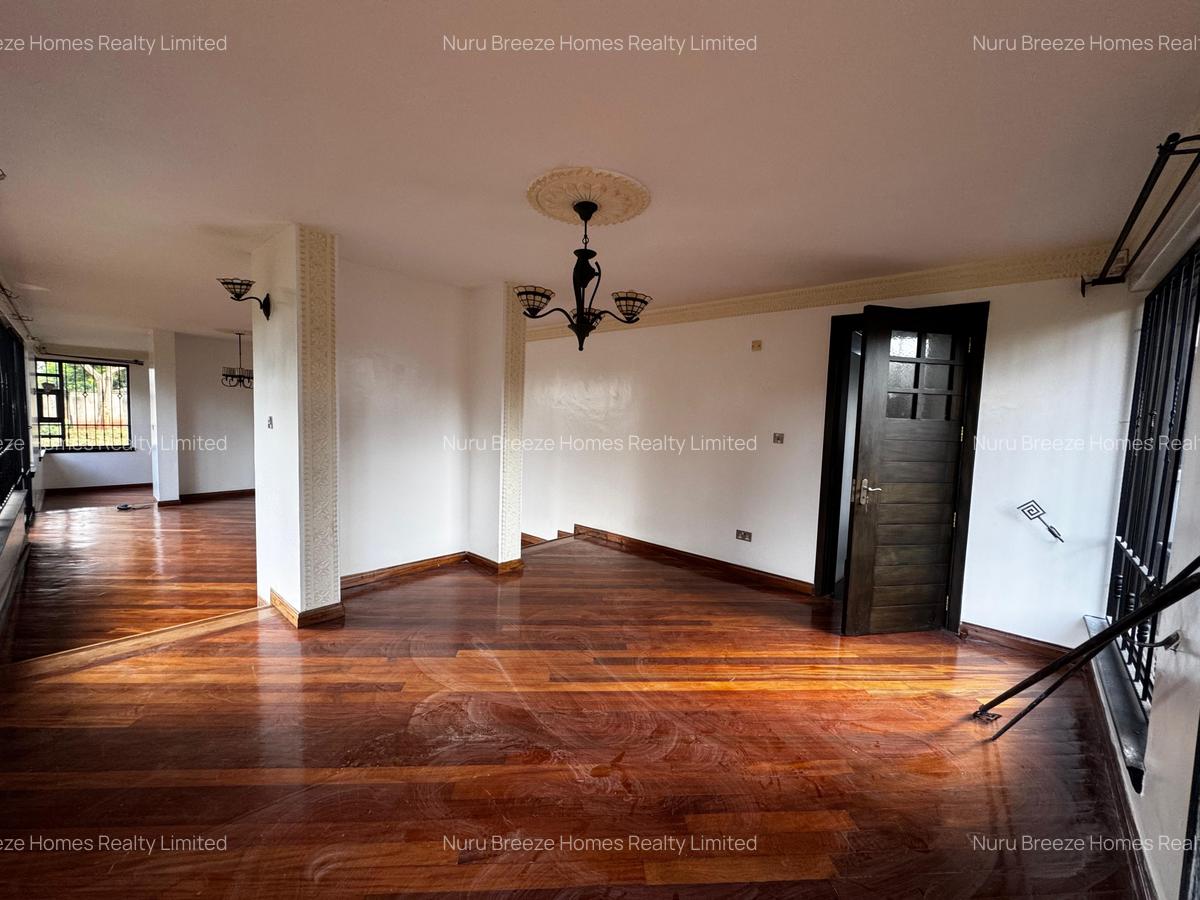 5 Bed House with En Suite in Runda - 14