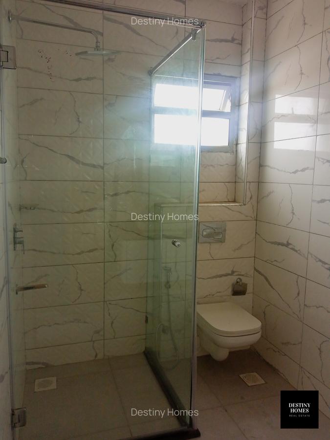 2 Bed Apartment with En Suite in Nairobi West - 3