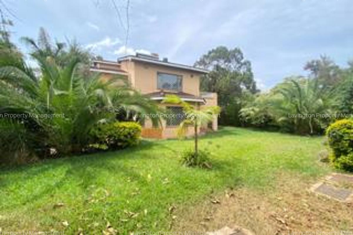 4 Bed House with En Suite at Lavington Green - 2