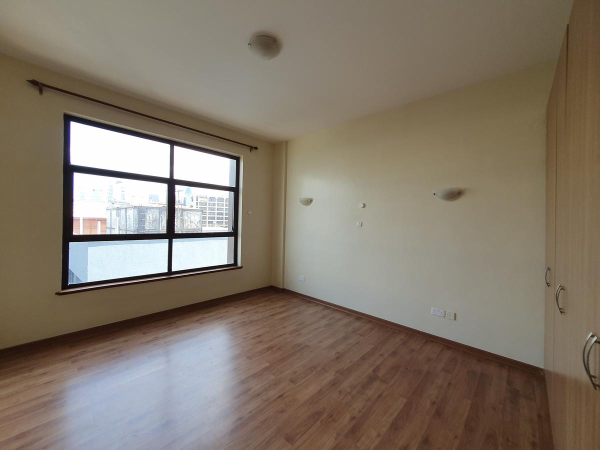 3 Bed Apartment with En Suite at Mpaka Rd - 10