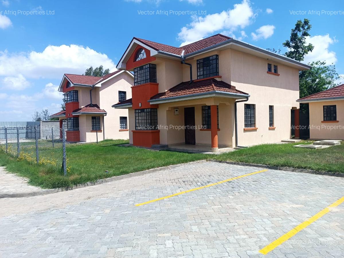3 Bed House with En Suite at Acacia - 3