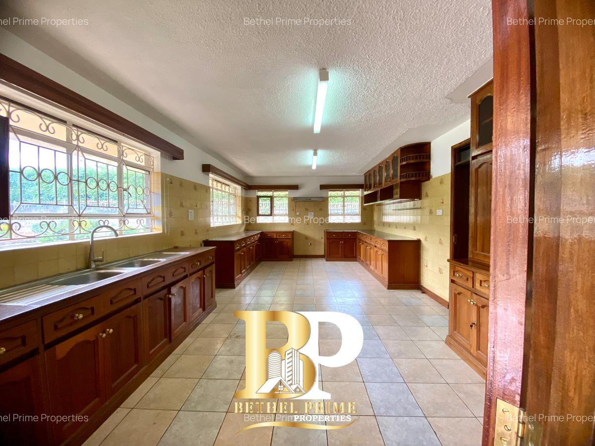 5 Bed House with En Suite in Nyari - 19