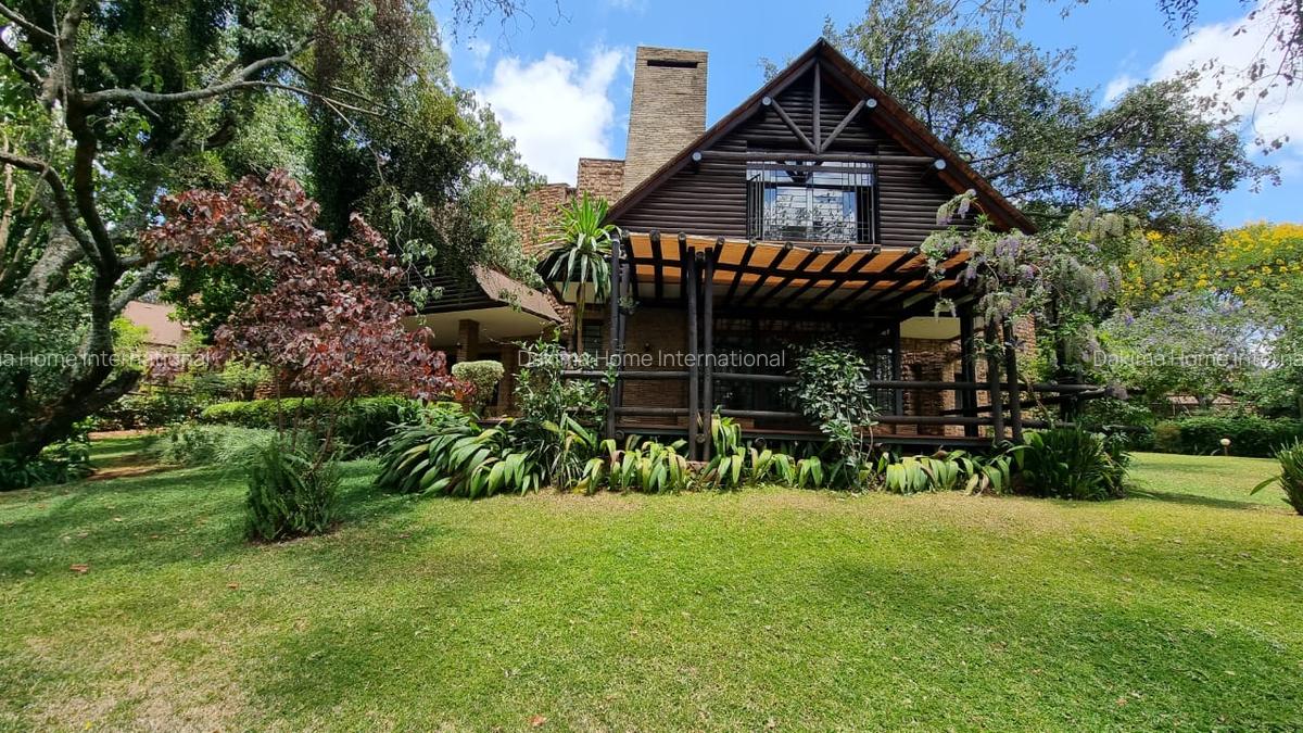 4 Bed Villa with En Suite in Lake View - 20